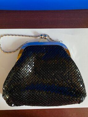 Vintage Formal UNIPEL Italian Black Mesh Clamshell kiss clasp silver chain purse